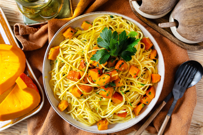 Pasta mit Kürbis-Ragout topdown