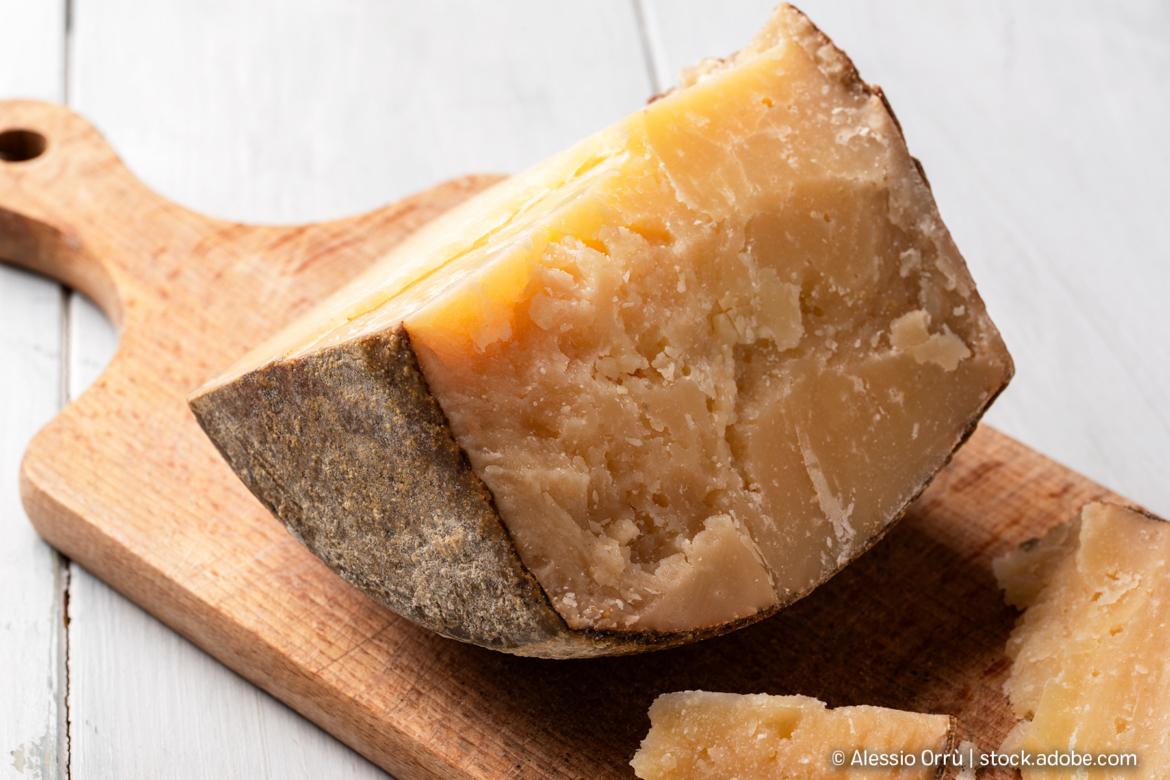 Italienischer Hartkäse - Pecorino Sardo