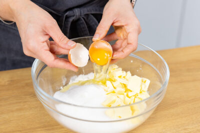 Eier aufschlagen