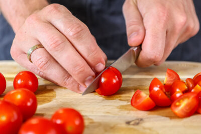 Tomaten halbieren