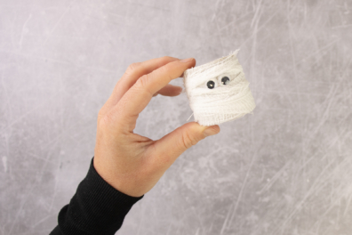 Mumie mit Wackelaugen