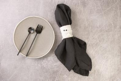 Serviettenringe als Halloween Tischdeko