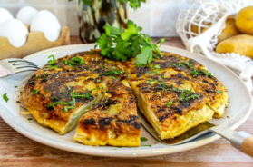 Spanische Tortilla mit frischer Petersilie