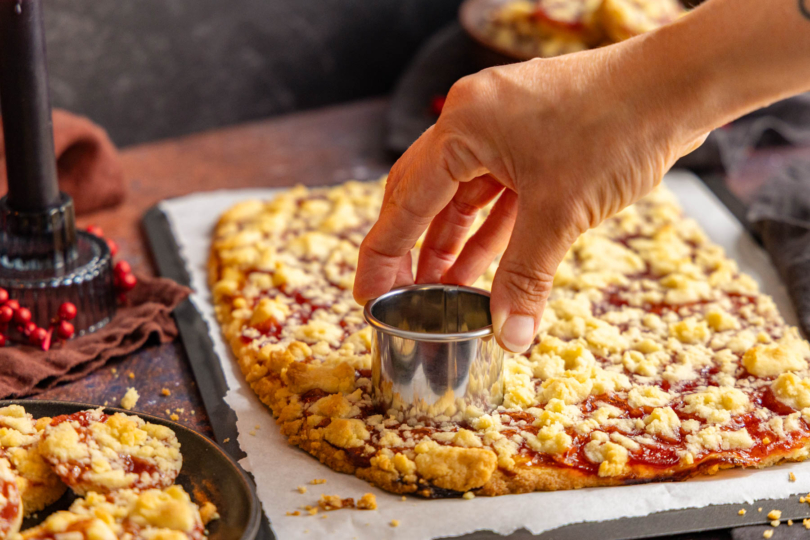 Streuselplätzchen ausstechen