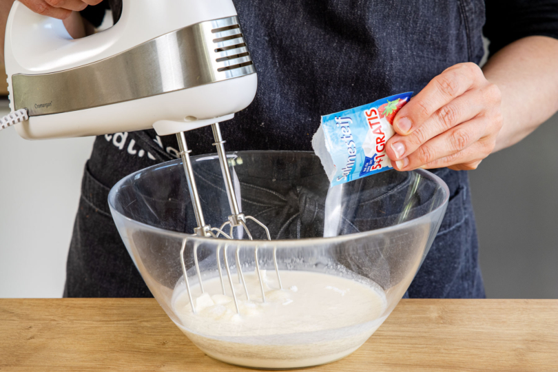 Sahnesteif dazugeben