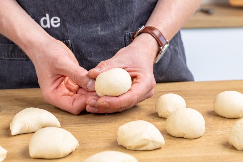 Teigkugeln formen