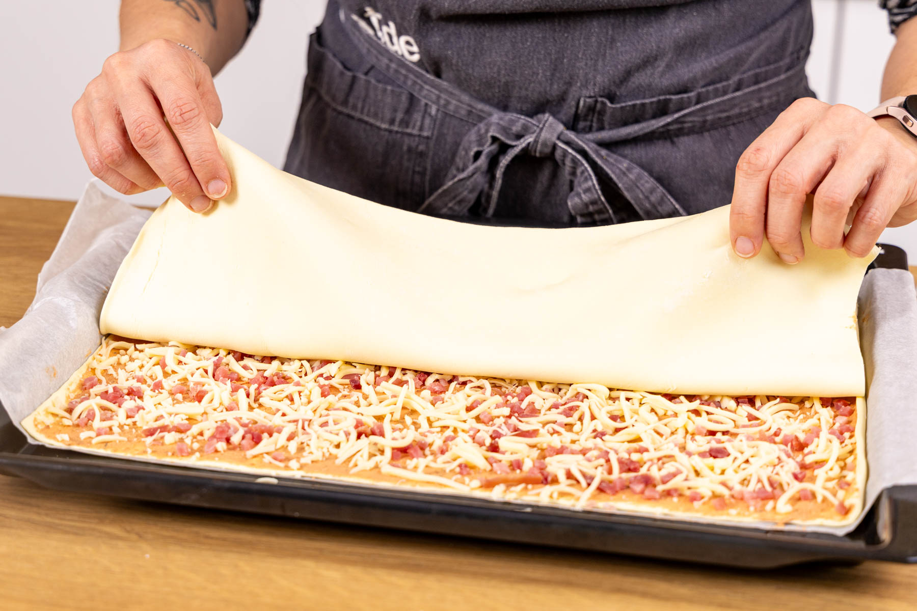 Herzhafter Blätterteig Tannenbaum mit Schinken & Käse Herzhafter Blätterteig Tannenbaum mit Schinken & Käse