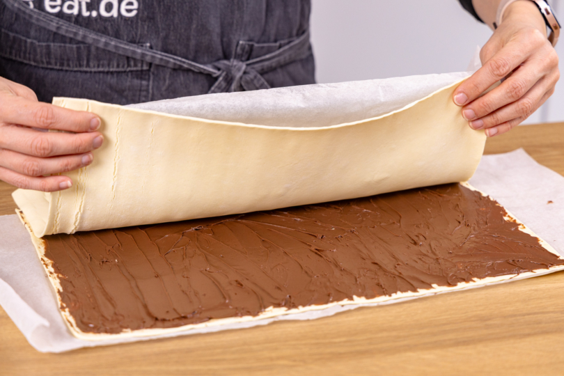 mit zweitem Blätterteig zudecken