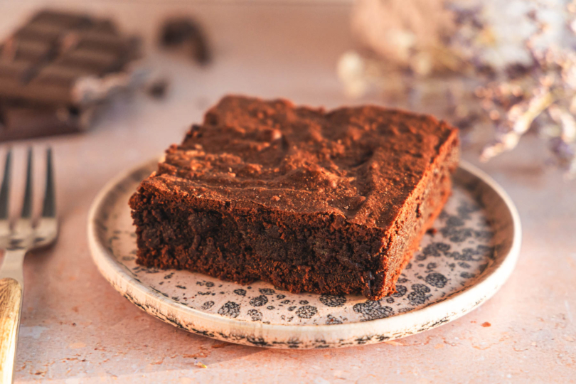 Brownie auf Teller