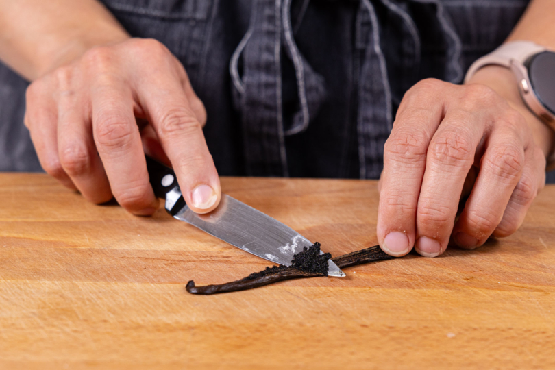 Vanilleschote auskratzen