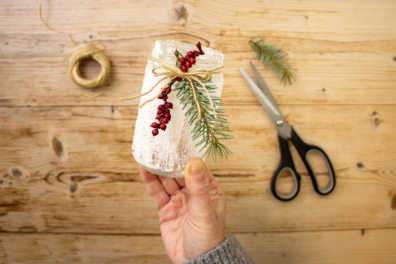 Windlicht mit Weihnachtsdeko