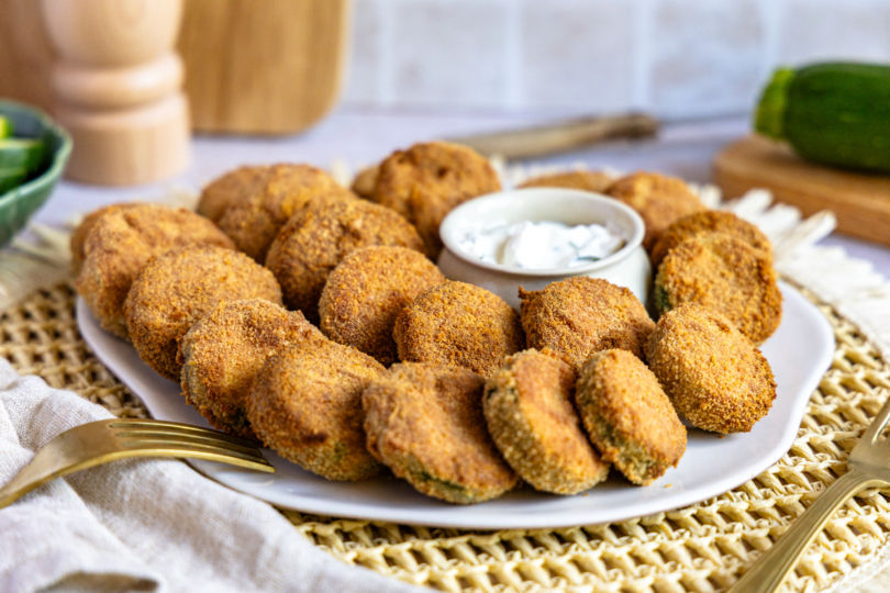 Gebackene panierte Zucchini aus dem Ofen