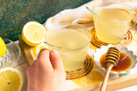 Heiße Zitrone mit Honig