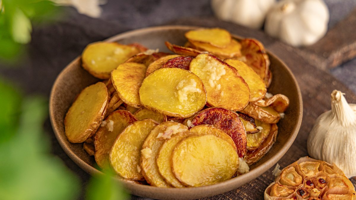 Schnelle Knoblauchkartoffeln wie beim Griechen