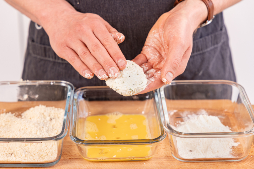 kleine Taler aus der Frischkäsemasse formen