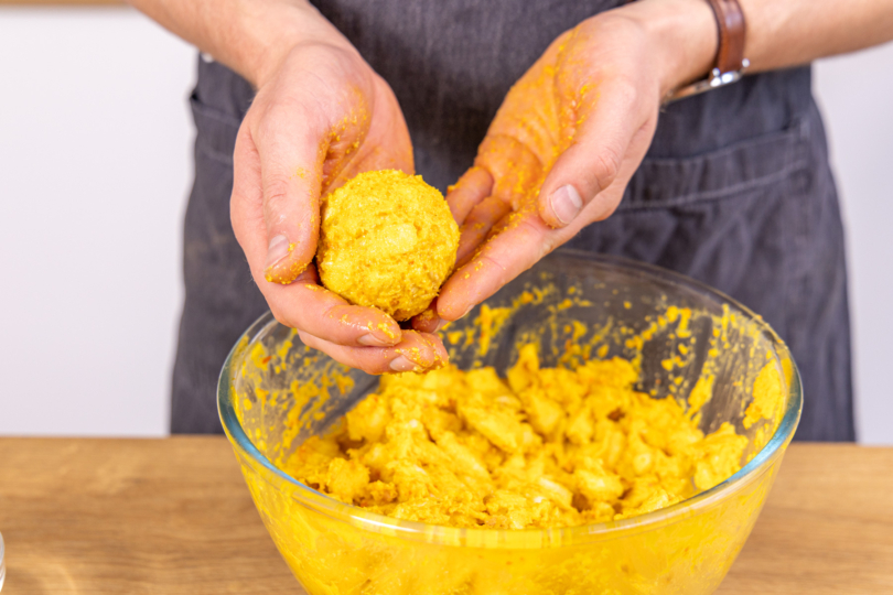 Kürbisknödel formen