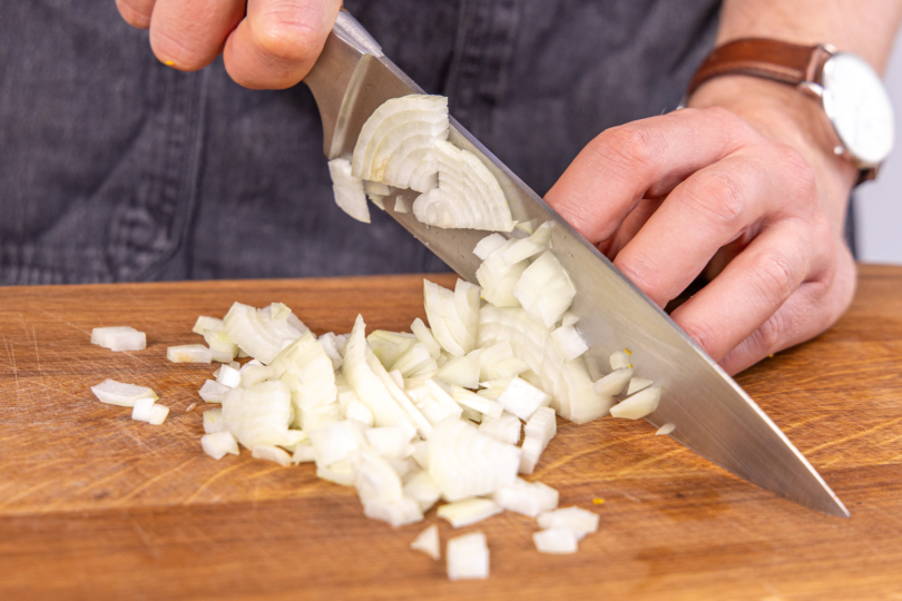 Zwiebeln schneiden