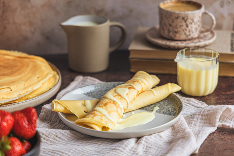 Pfannkuchen mit Vanillesoße