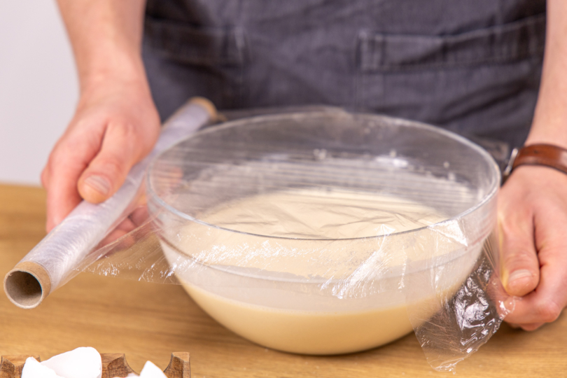 Teig abdecken und ruhen lassen