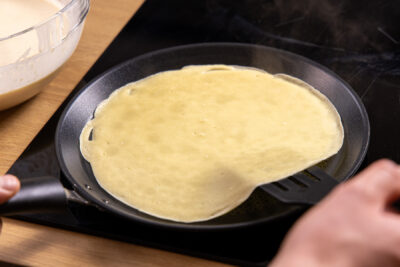 Pfannkuchen wenden