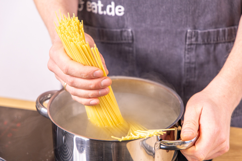 Spaghetti kochen