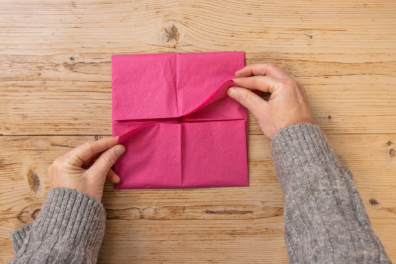 Serviettenstreifen entfalten