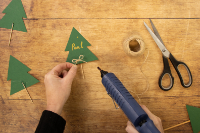 Deko Schleife ankleben