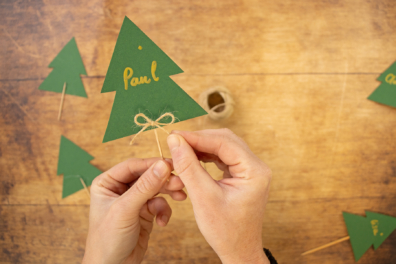 Deko Schleife ankleben