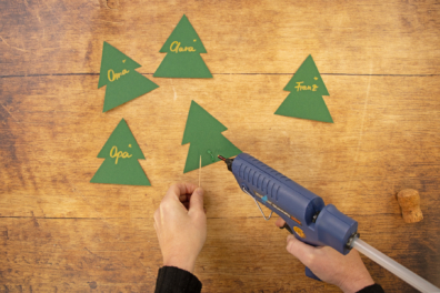 Zahnstocher ankleben