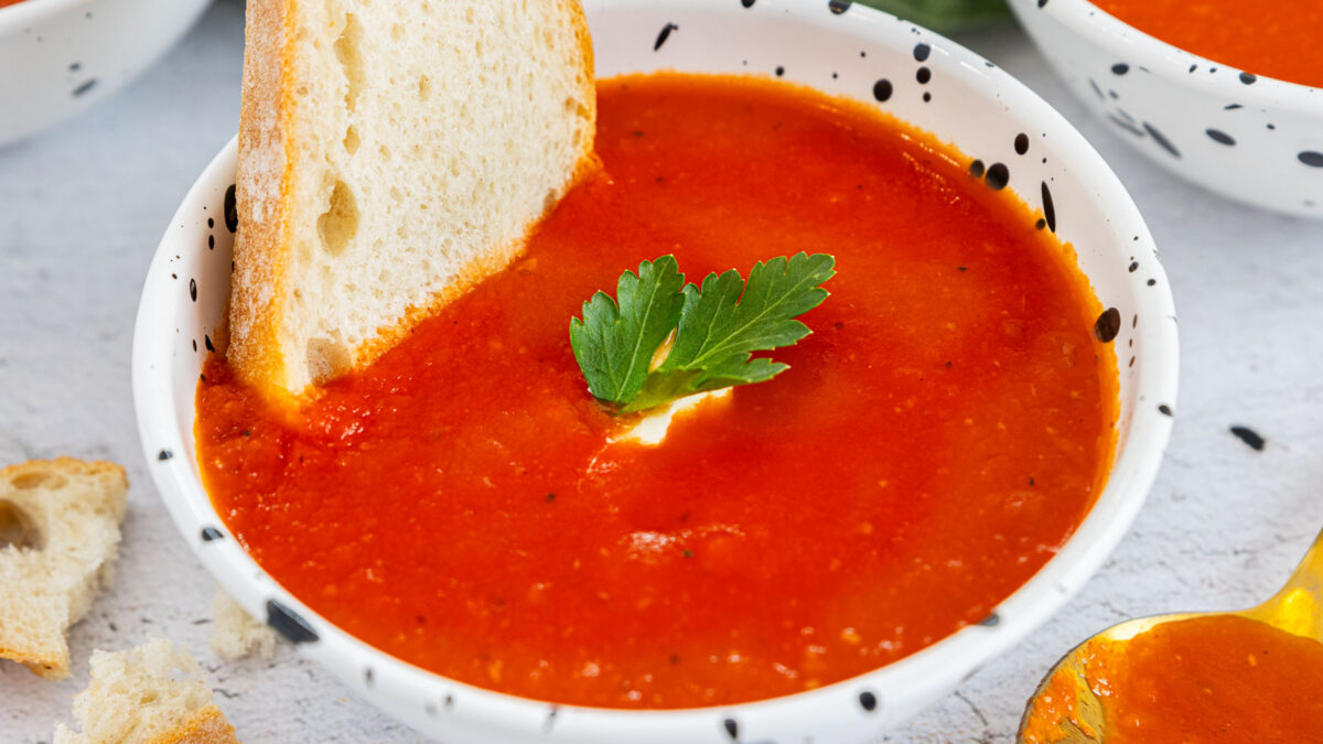 Tomatensuppe mit Dosentomaten
