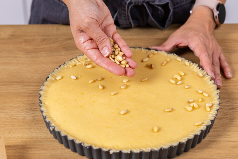 Pinienkerne verteilen