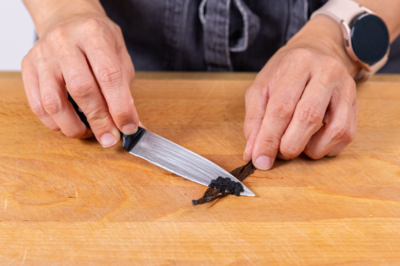 Vanilleschote auskratzen