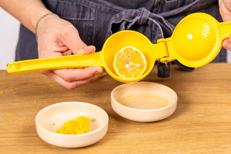 Zitrone auspressen
