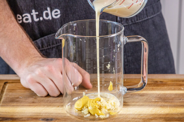 Milch dazugeben