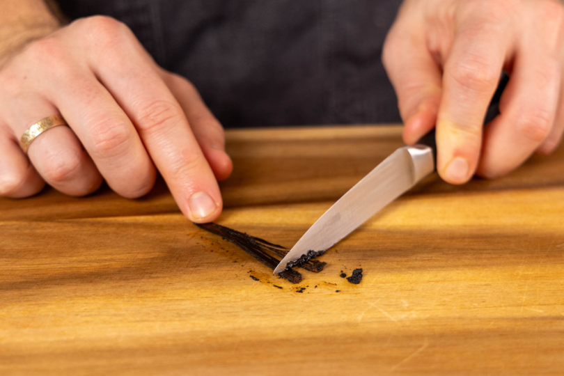 Vanilleschote auskratzen