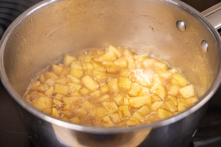 Äpfel weichkochen