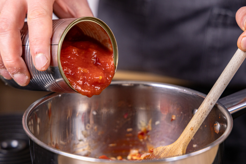 Dosentomaten dazugeben