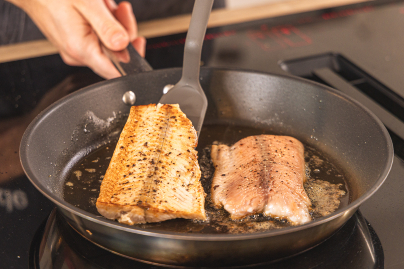 Wildlachsfilet braten