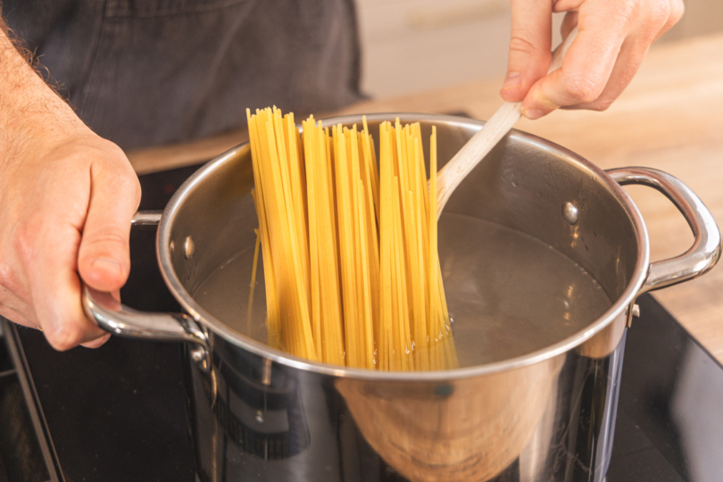 Spaghetti kochen