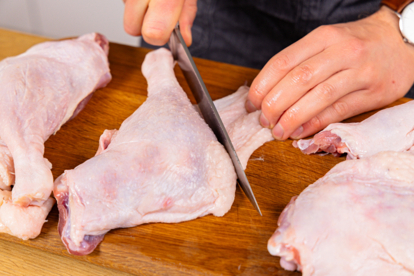 Gänsekeuelen in Form schneiden