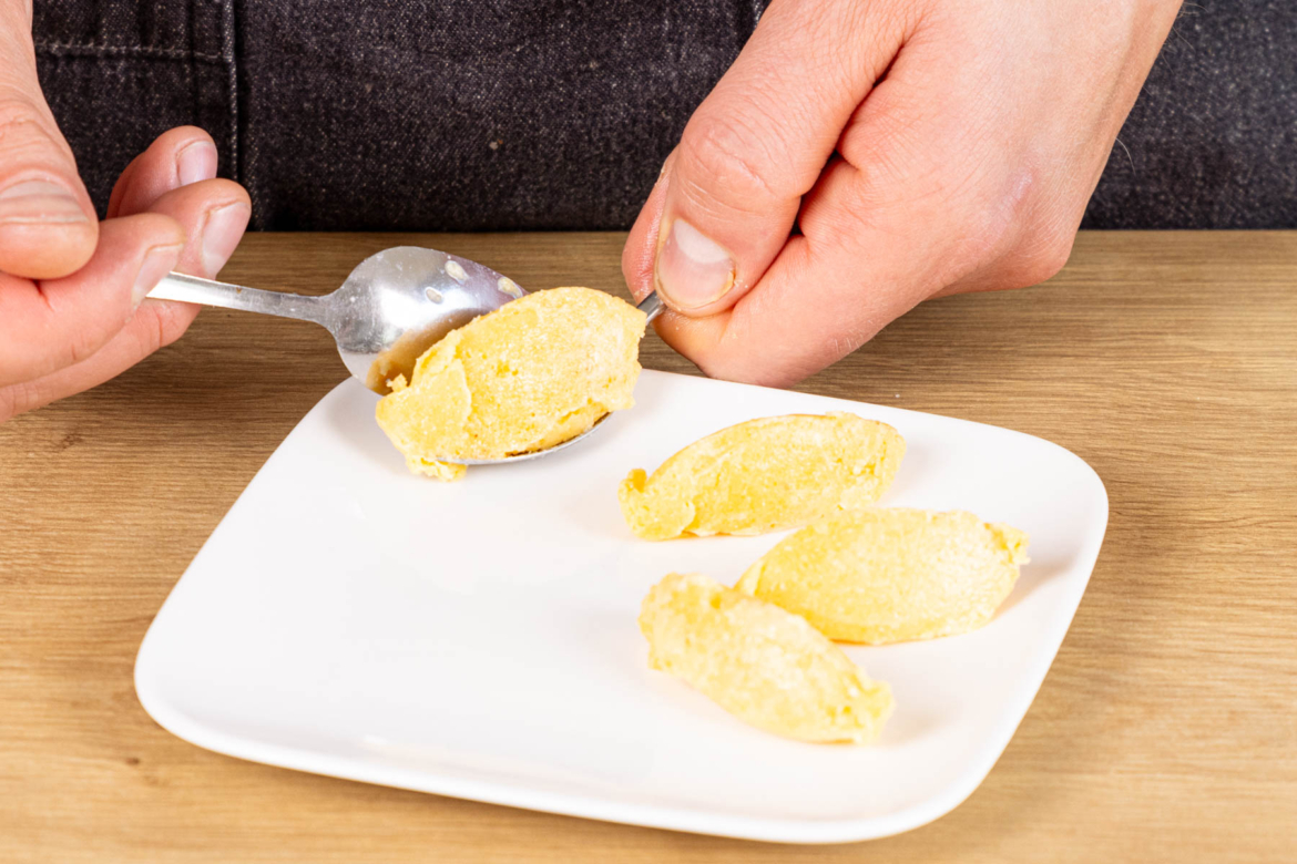 Grießnockerlsuppe nach Omas Rezept Grießnockerlsuppe nach Omas Rezept