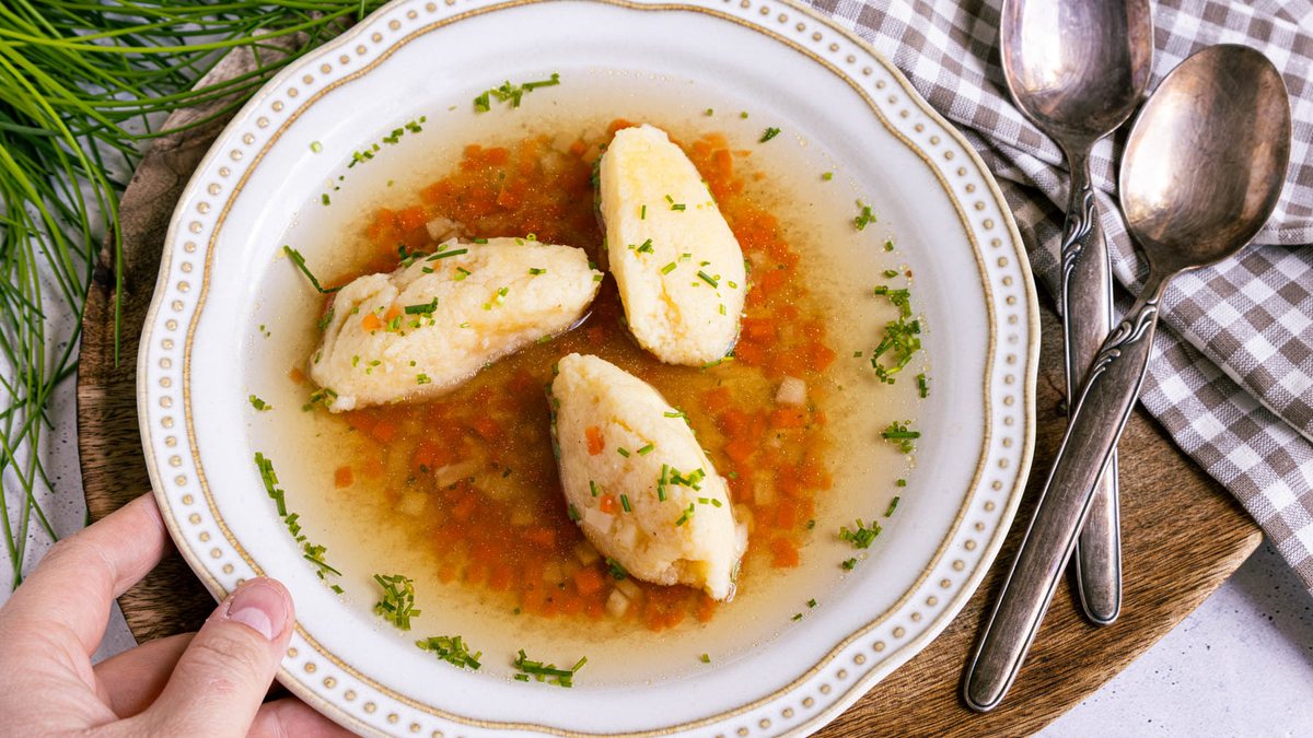 Grießnockerlsuppe nach Omas Rezept