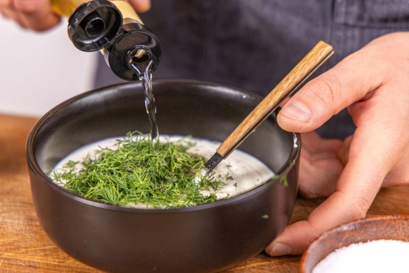 Weißweinessig dazugeben