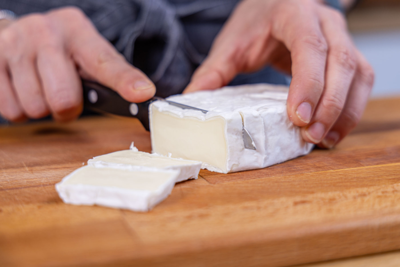 Camembert schneiden