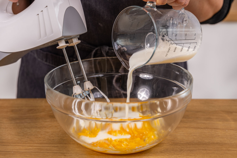 Milch dazugeben und mixen