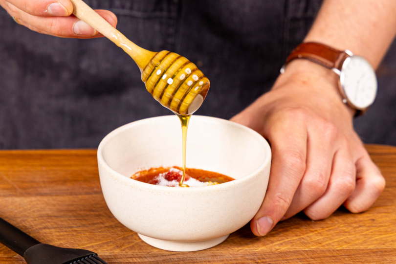 Marinade für Hähnchenschenkel zubereiten