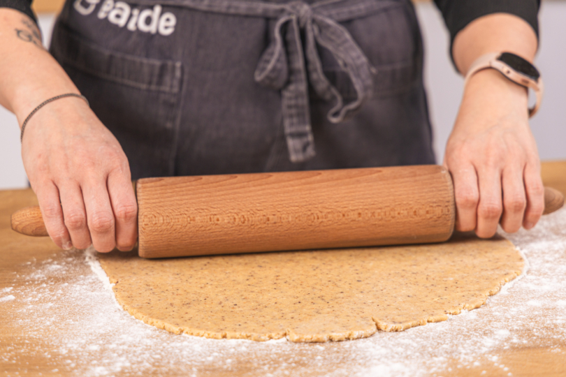 Mürbeteig ausrollen