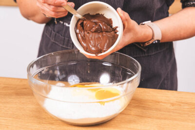 Nutella zu den anderen Zutaten geben