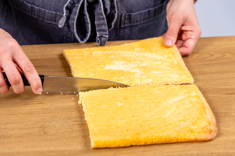 halben Biskuitboden erneut halbieren