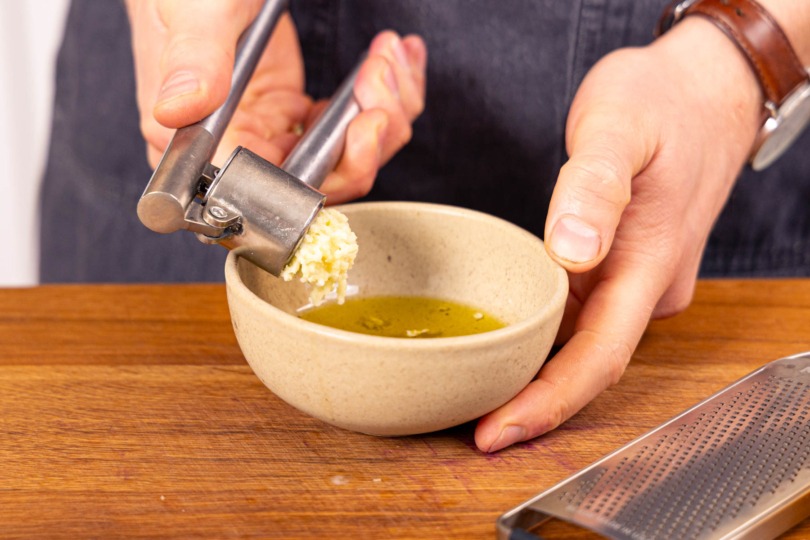 Knoblauch zum Öl pressen